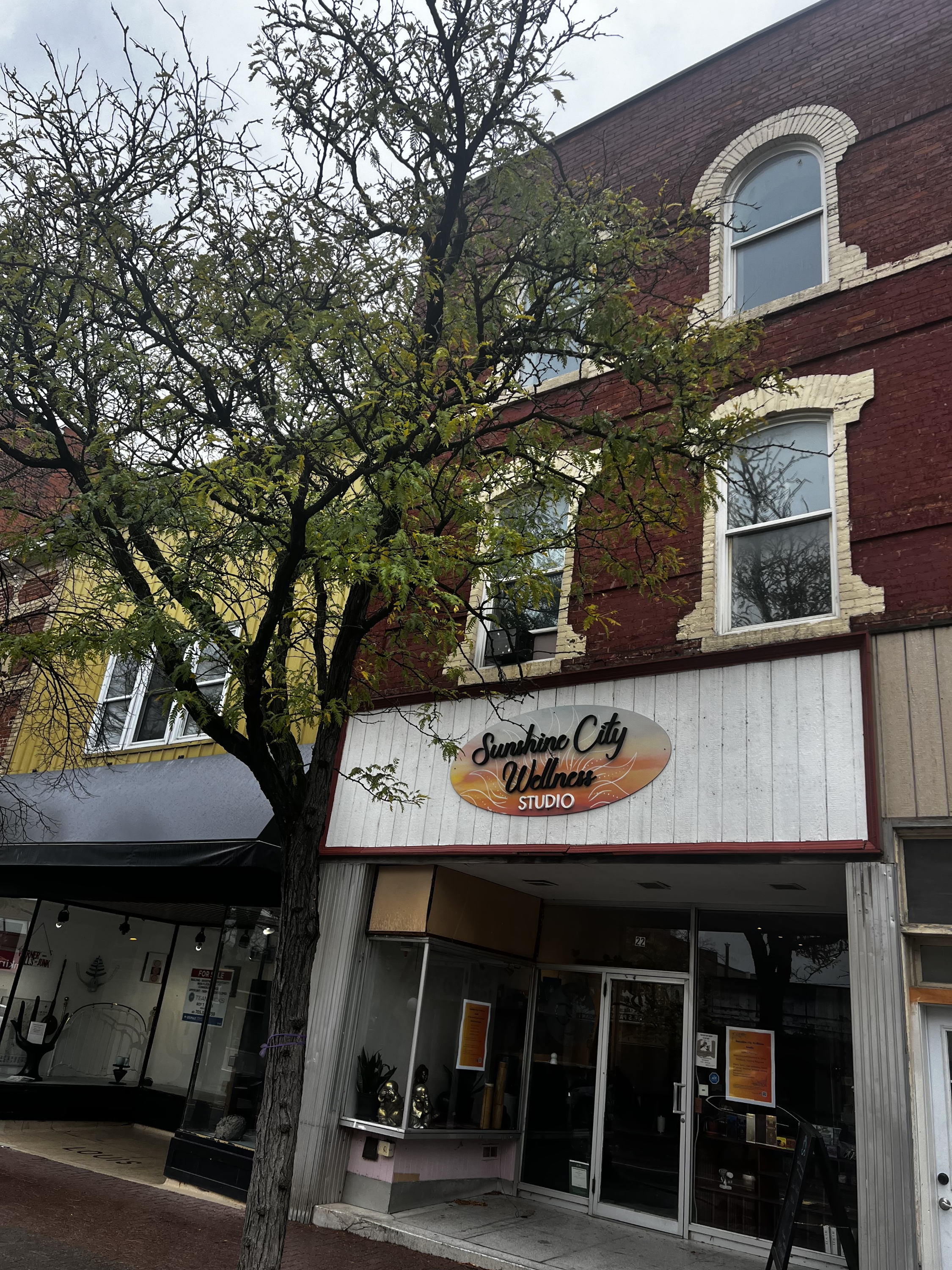 6B-24 Mississaga St E